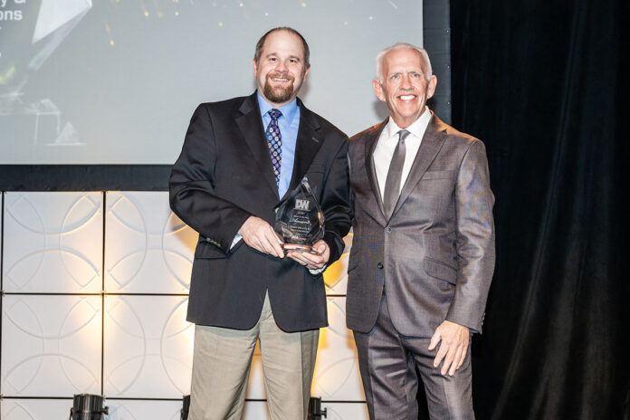 DW-Award-22(1) Digital Watchdog award acceptance